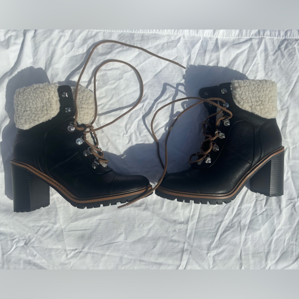 Nine West boots heel size 9 never worn